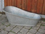 alte-verzinkte-Badewanne-Sitzbadewanne-Zinkwanne-Kinderbadewanne-Kinder-verzinkt.jpg