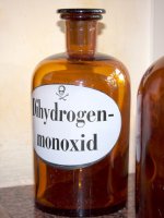 450px-Dihydrogenmonoxid.jpg