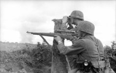 Bundesarchiv_Bild_101I-216-0417-19,_Russland,_Soldaten_in_Stellung.jpg