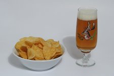 chips-bier-3dc7cb87-9e06-4782-b316-a6c30f11fee1.jpg