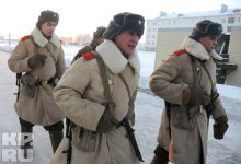 russian_sheepskin_jacket_soldiers.jpg