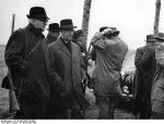 Bundesarchiv_B_145_Bild-F009156-0002,_Oelde-Westfalen,_Diplomatenjagd.jpg