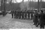 Bundesarchiv_B_145_Bild-F009515-0005,_Staatspräsident_von_Pakistan_in_Hannover,_Jagd.jpg